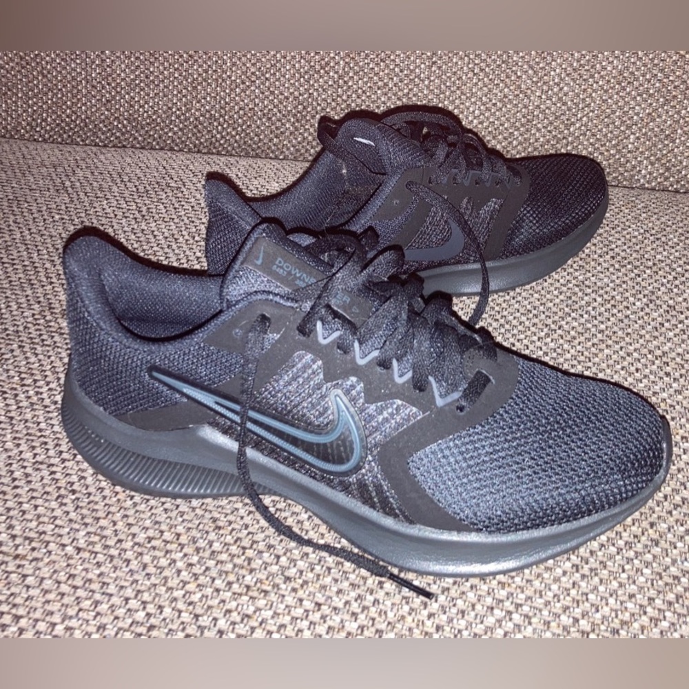 Nike Downshifter 11 Size 8.5